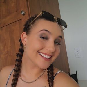 Meet your Posher, Allyana